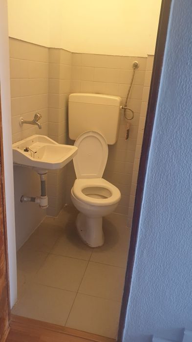 Alugo loja portela sintra