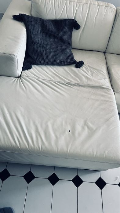 Sofa em pele com chez lomg