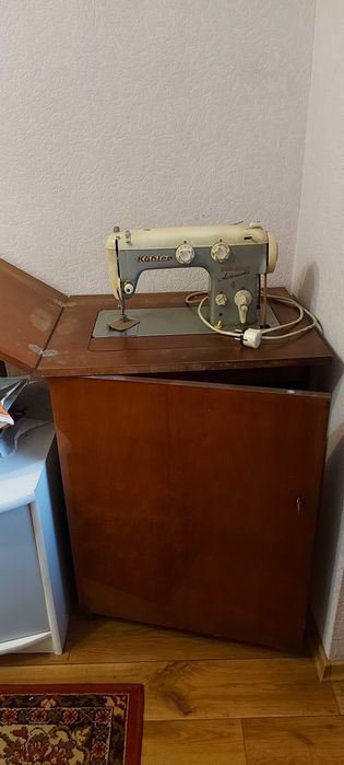 Швейная машинка с тумбой Köhler (Кёхлер)