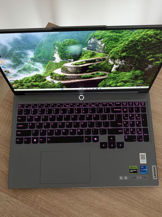 Laptop Lenovo LEGION 5 16IRX9 i7-14650HX/32GB/RTX 4070/512GB GWARANCJA