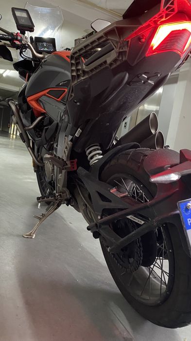 OPORTUNIDADE! Mota Zontes ZT 310 T2 2020 com vários extras.