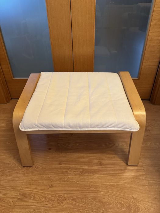 Repousa pés Ikea chapa de bétula