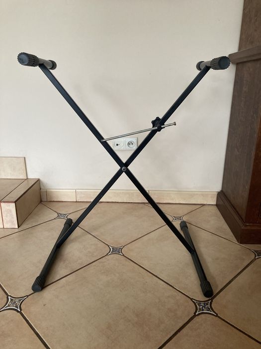 Stojak pod keyboard, regulowana wysokość