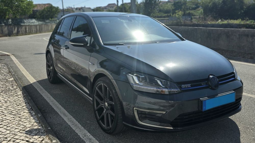 Volkswagen Golf GTE Hybrido plug-in aceito retoma