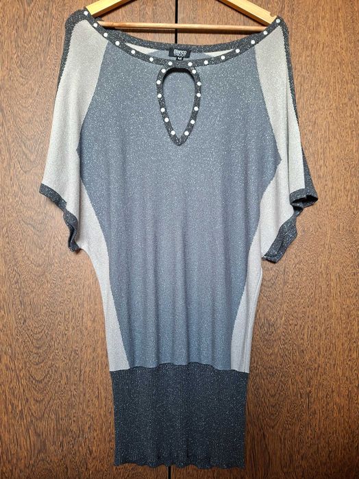 Vestido túnica cinzento de manga curta com tachas da Blanca