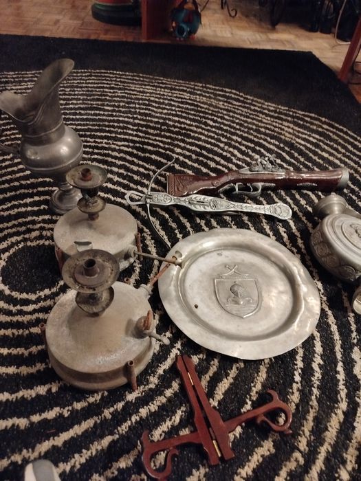 Peças de antiguidade em estanho