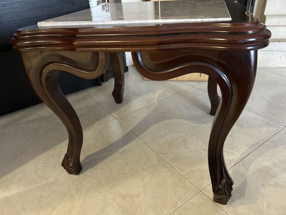 Vendo mesa , madeira , com pedra marmore