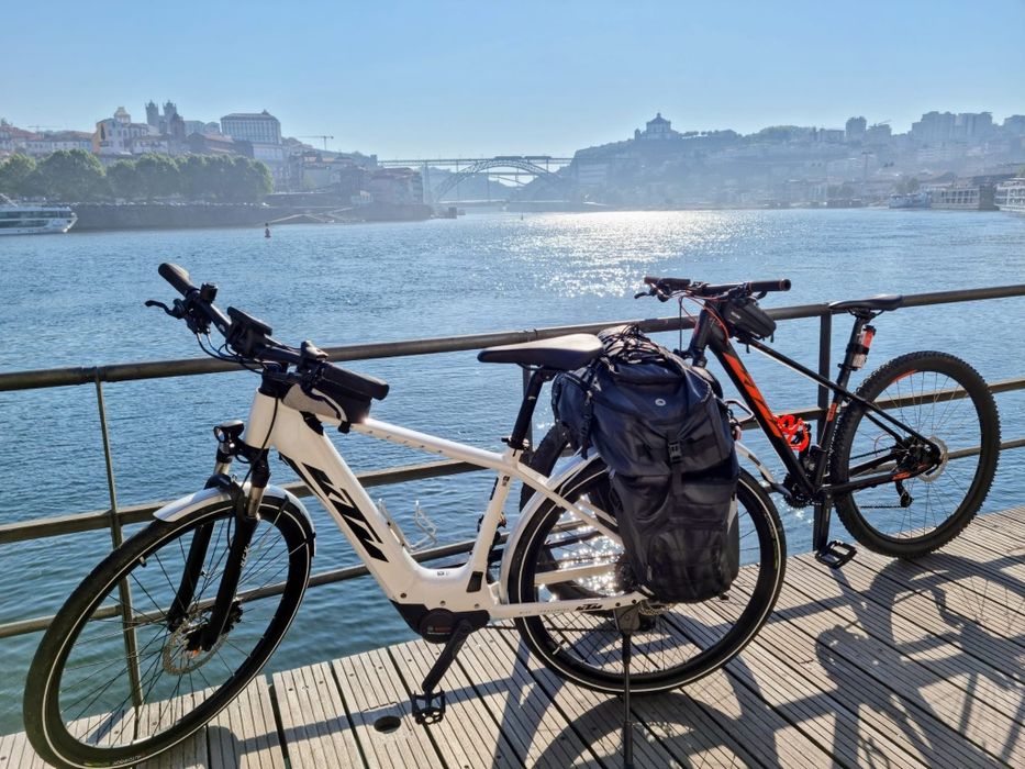 Bicicleta e bike KTM Macina tour