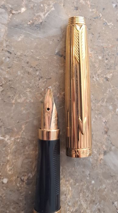 Parker antiga com aparo em ouro