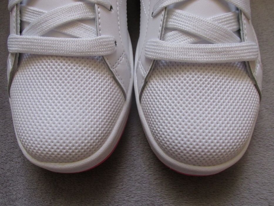 Nowe buty Reebok dla kobiety dziewczyny