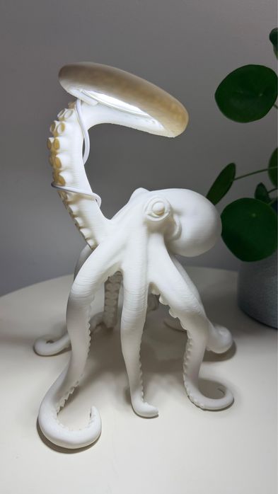 Luminária Polvo Branca – Design Exclusivo | Peça Premium