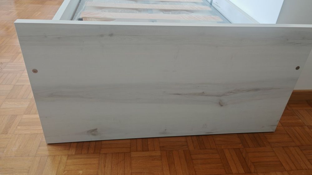 Vendo cama de solteiro muito pouco uso como nova sem colchão nem estrado