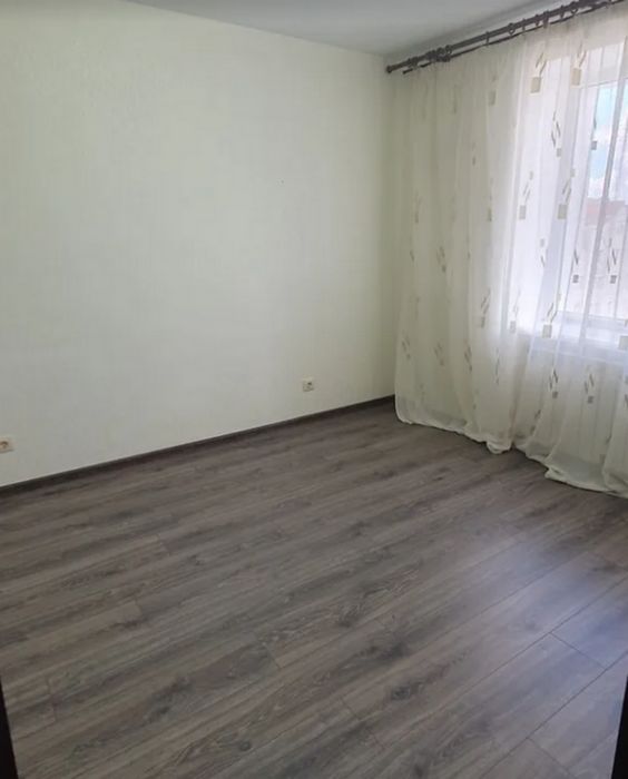 Продаж 4км. квартири на вул. Березова