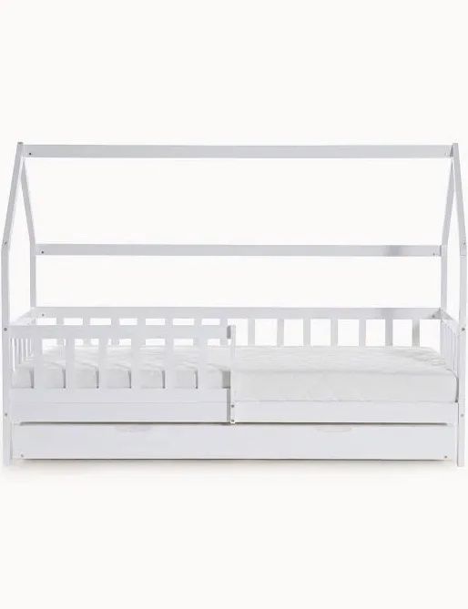 Cama casinha com 1 colchão.