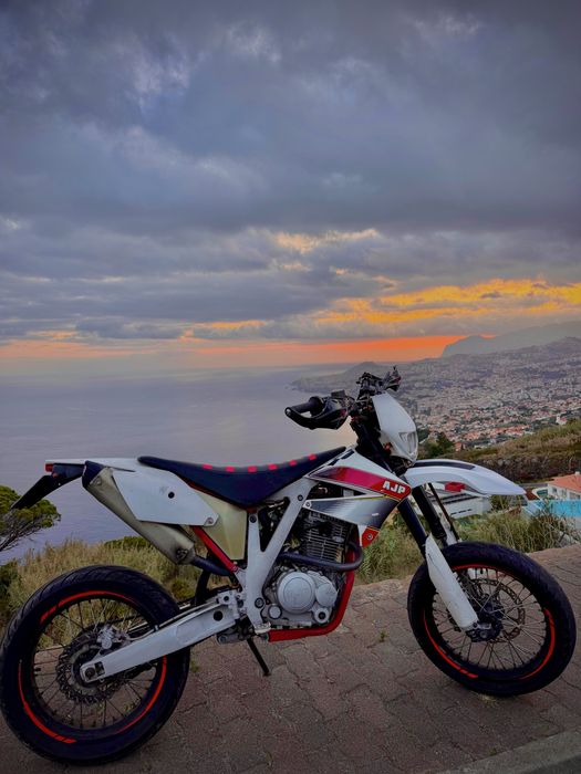 Ajp pr3 supermoto