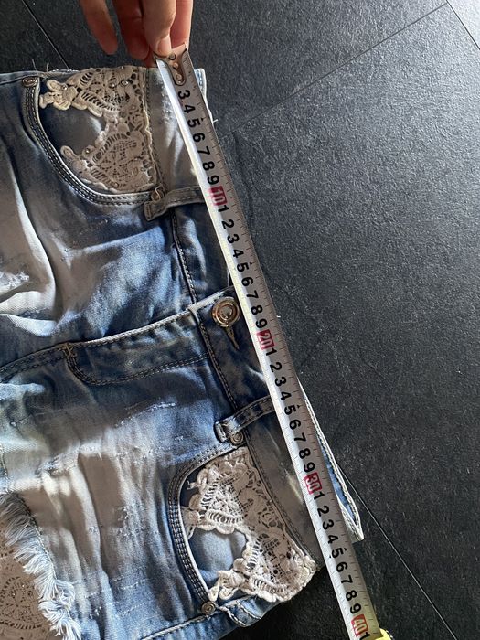 Krótkie spodenki/jeansy koronka rozm M