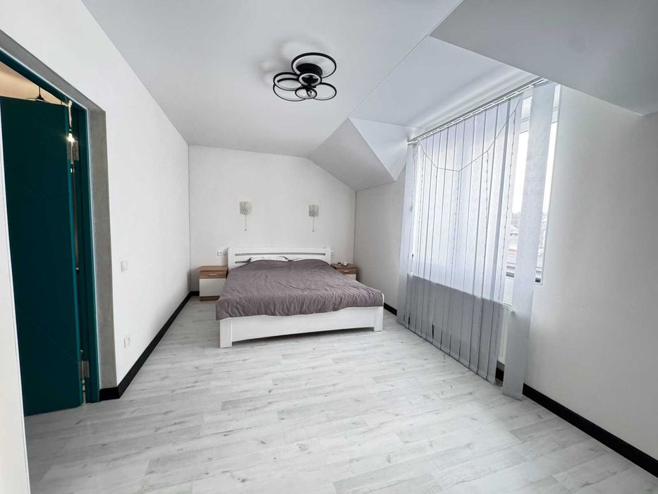 Продаж сучасного таунхауса з готовим ремонтом