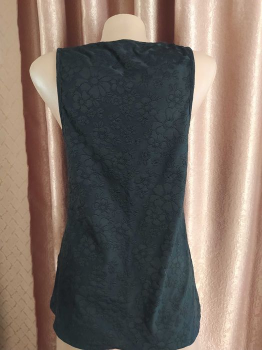 Чорний топ-майка, футболка.