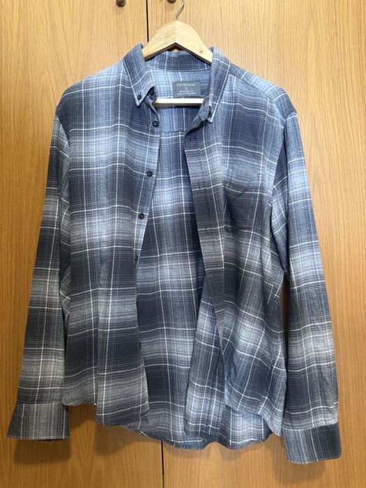 Camisas L em bom estado