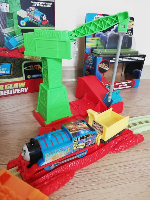 Tomek i Przyjaciele nocna dostawa świecące tory Trackmaster Nia