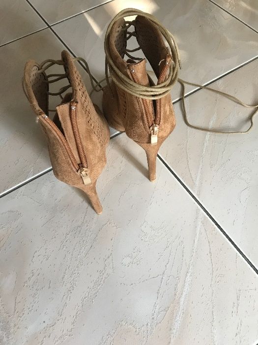 Botki Sandaly zamszowe camel do kostki 38 wiazane obcas
