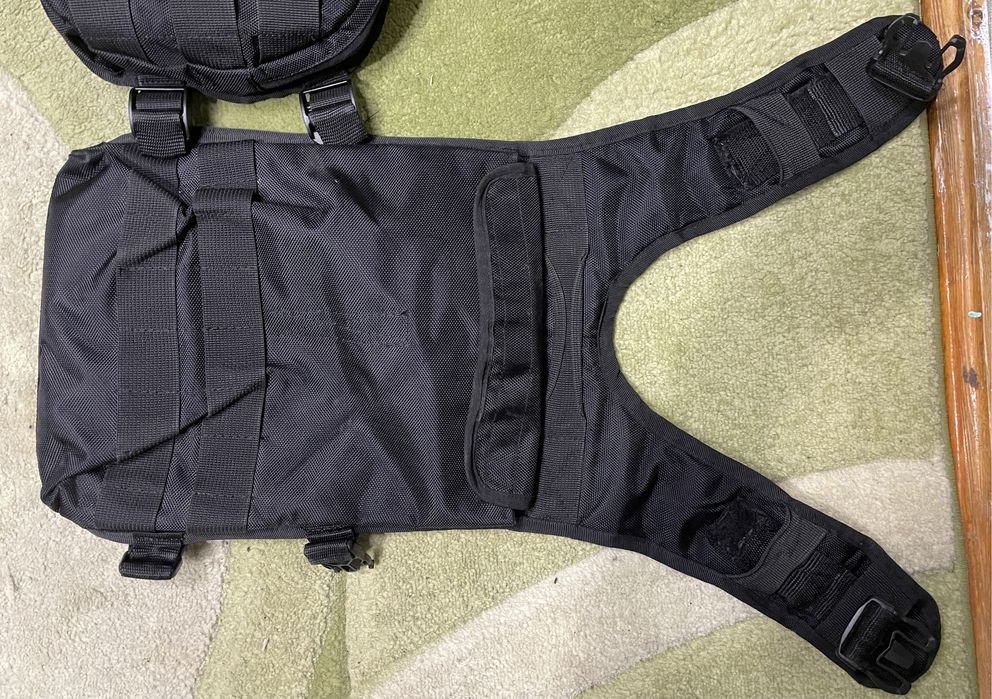 Плитоноска чорна з підсумками