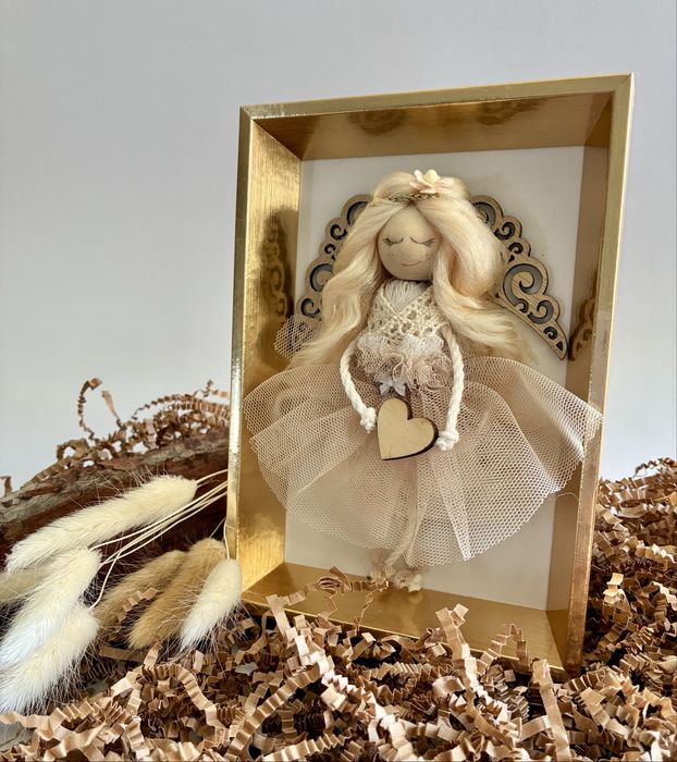Aniołek w złotej ramce