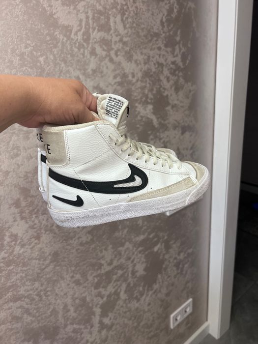 Кросівки Nike шкіряні 36 розмір