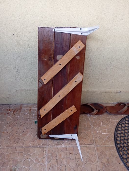 Madeira  estante