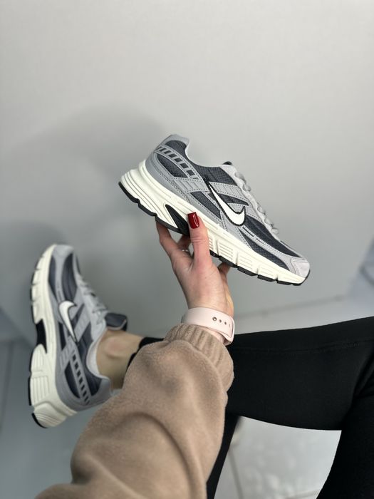 Сірі текстильні кросівки найк nike 37,38,39,40,41р