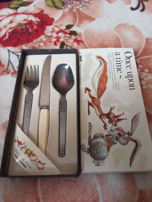 Продам Вінтажний дитячий набір столових приборів Falstaff (Англія, посріблення)