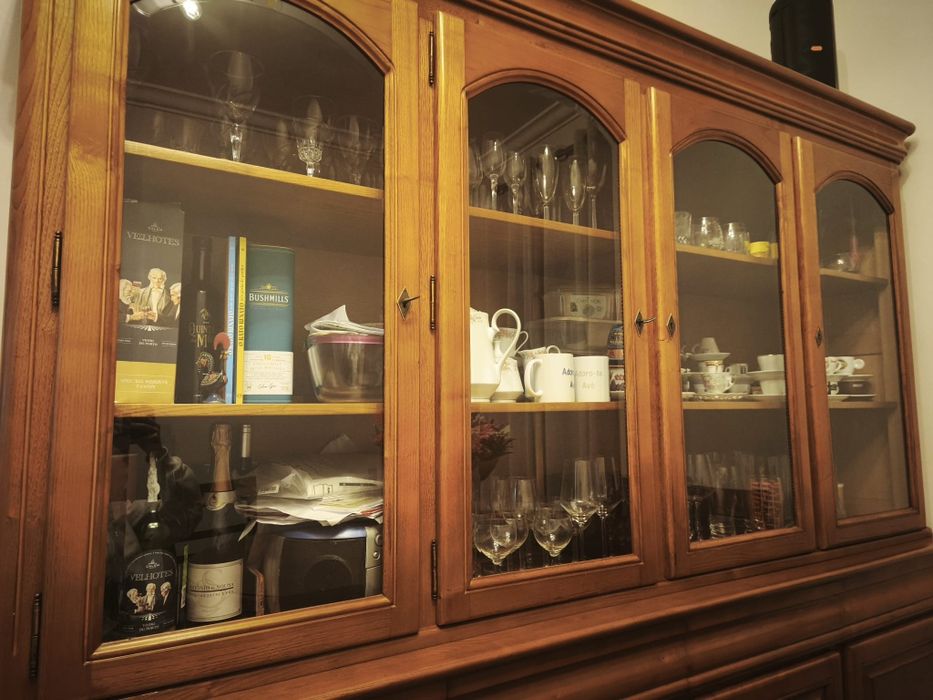 Conjunto de móveis de sala de jantar -  modelo Luís Filipe