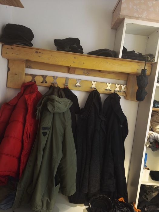 Wieszak na ubrania z palety