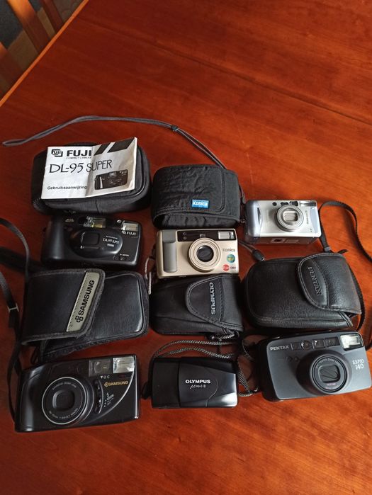 Zestaw kompaktowych aparatów analogowych Olympus mju II