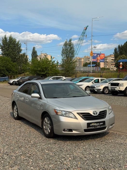Toyota Camry Hybrid