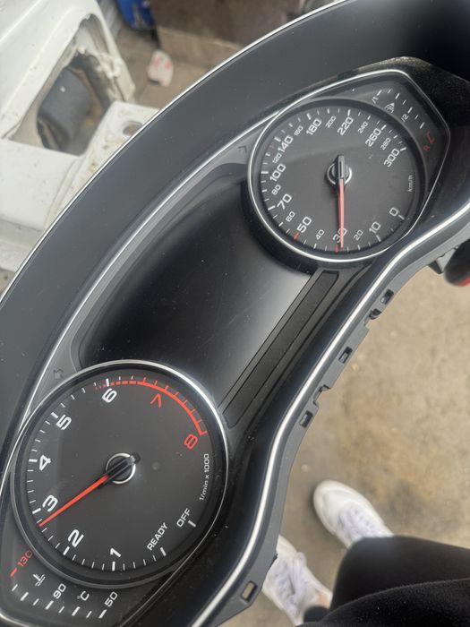 Licznik audi a4 b9