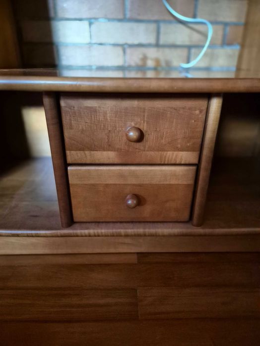 Conjunto Sala Madeira - Movel+Mesa+Estante em Muito Bom Estado