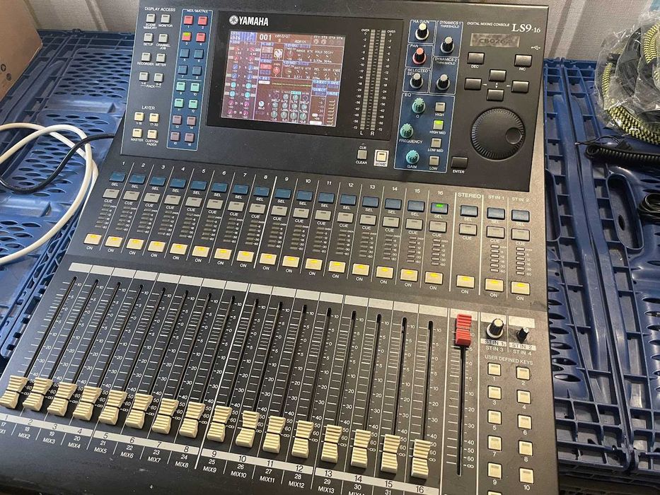 Цифровий пульт Yamaha LS9, Presonus StudioLive 24.4.2
