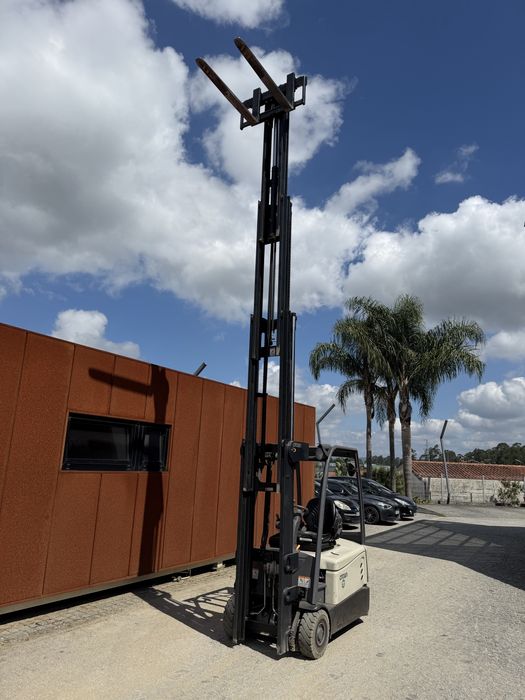 Empilhador elétrico 1600Kg