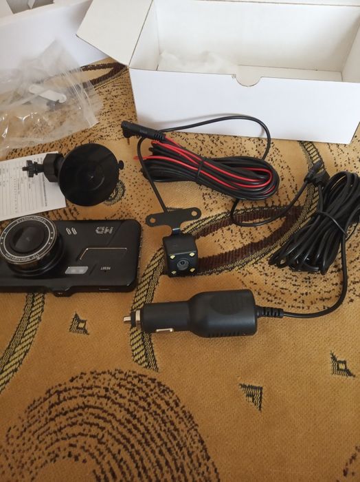 Відеореєстратор з  камерою заднього виду