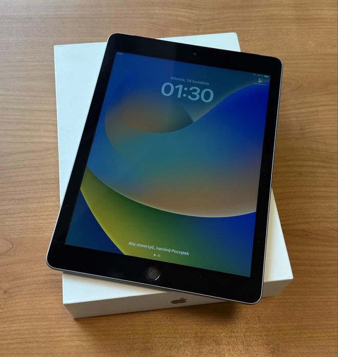 iPad 5. generacji A1823 Cellular 128GB Space Gray z PL Warszawa