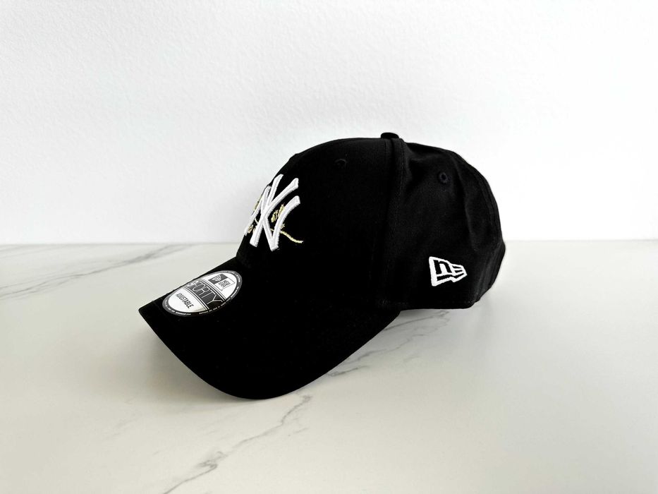 Czapka z daszkiem NEW ERA 9FORTY 940 New York Yankees CZARNA + róża