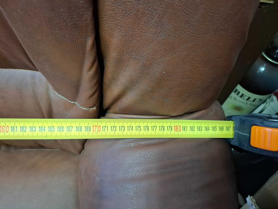 Sofá pele de 3 lugares com cama