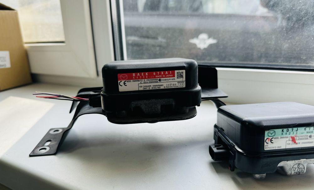 Радар слепых мертвых зон Мазда 3 2017 2018 BANE-67Y30 фара