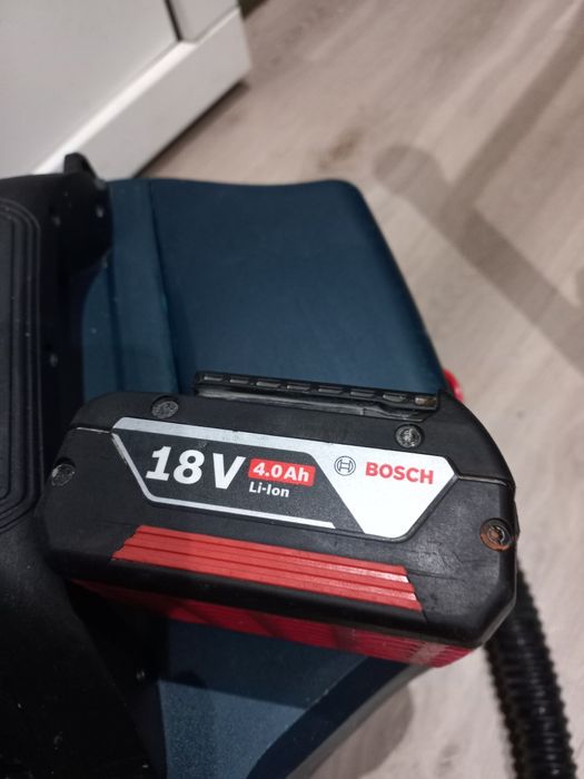 Odkurzacz akumulatorowy Bosch-profesional-GAS-18V+ Bateria 4 AH.