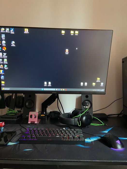 Sprzedam zestaw komputer , monitor klawiatura i myszka