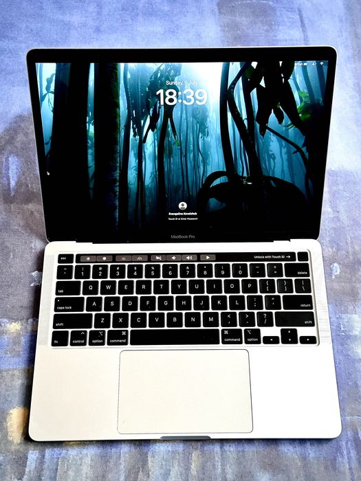 LIKE NEW | MacBook Pro 13-inch, 2020 | i5 | 8GB RAM | 256GB