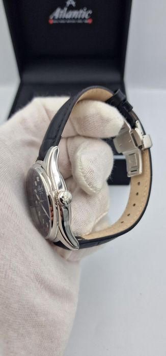 Atlantic Worldmaster Pointer Date Automatic - Swiss Made - 40 mm