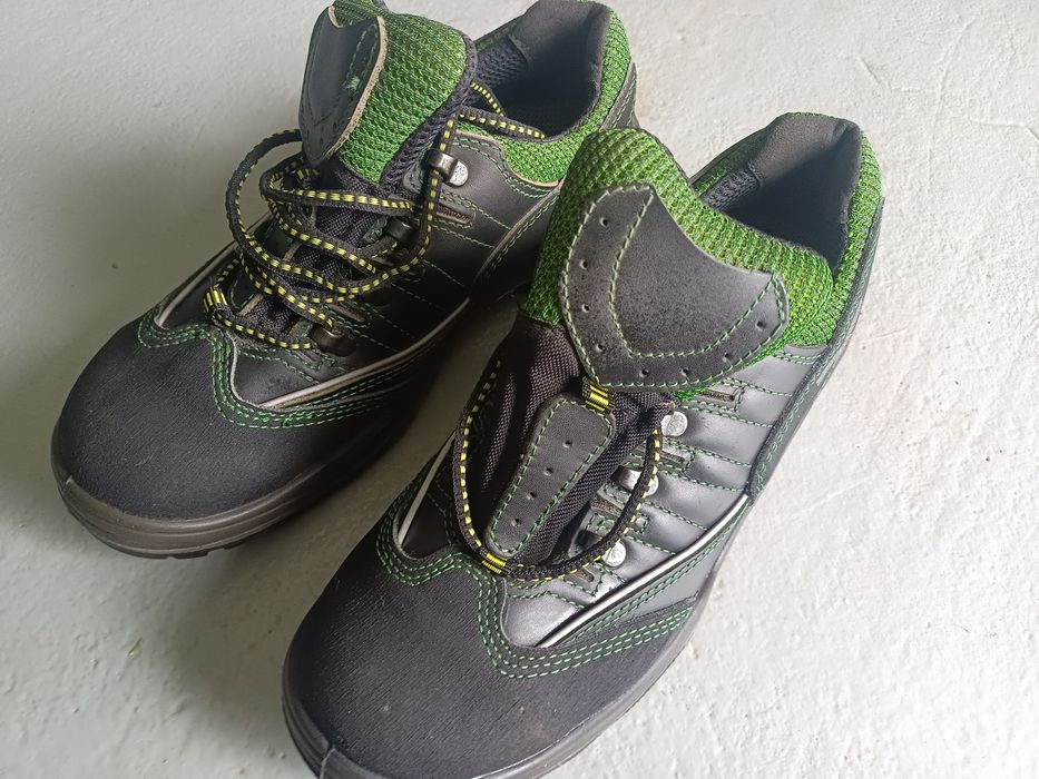 Buty robocze z metalowym noskiem 42 forma