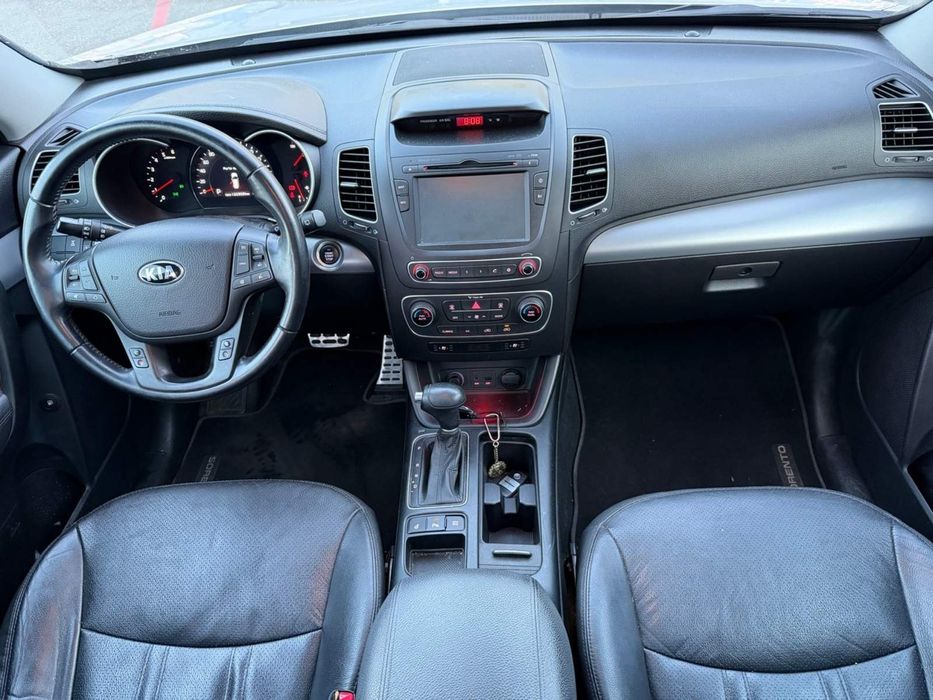 Продам Kia Sorento 2013 року